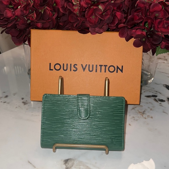 Louis Vuitton Handbags - 📣📣SOLD📣📣RARE LOUIS VUITTON Green Epi Leather French Purse